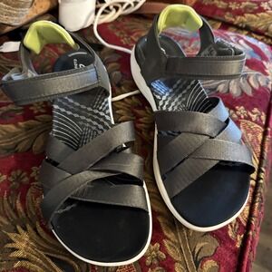 CLARKS Women's Sandals 8 greyCloud Steppers Arla Shore Flat Hook & Loop